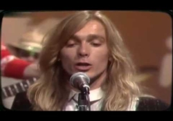 Cheap Trick - I Want You To Want Me (1979)