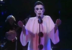 Leo Sayer - The Show Must Go On (1973)