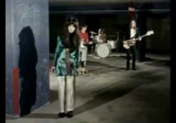 Shocking Blue - Never Marry A Railroad Man (1968)