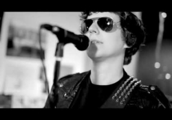 Peace And Love Barbershop Muhammed Ali - Mean Like A Snake